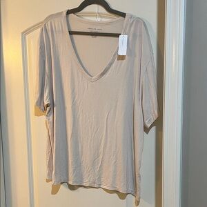 American Eagle Soft & Sexy Women's Beige V-Neck Tee XL